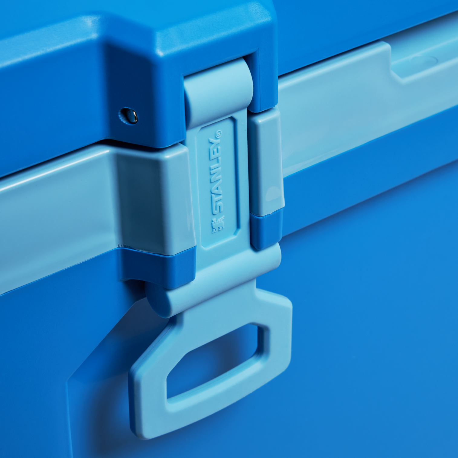 Web_PNG_Square-TheCold-For-DaysOutdoorCooler50QT-Azure-CloseUp-Detail.png